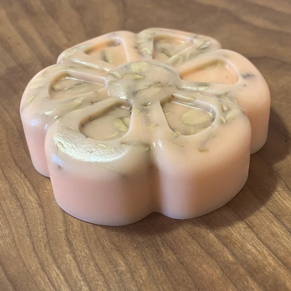 Creamsicle Goats Milk Soap with Oatmeal, Handcrafted - Picture 2 of 2